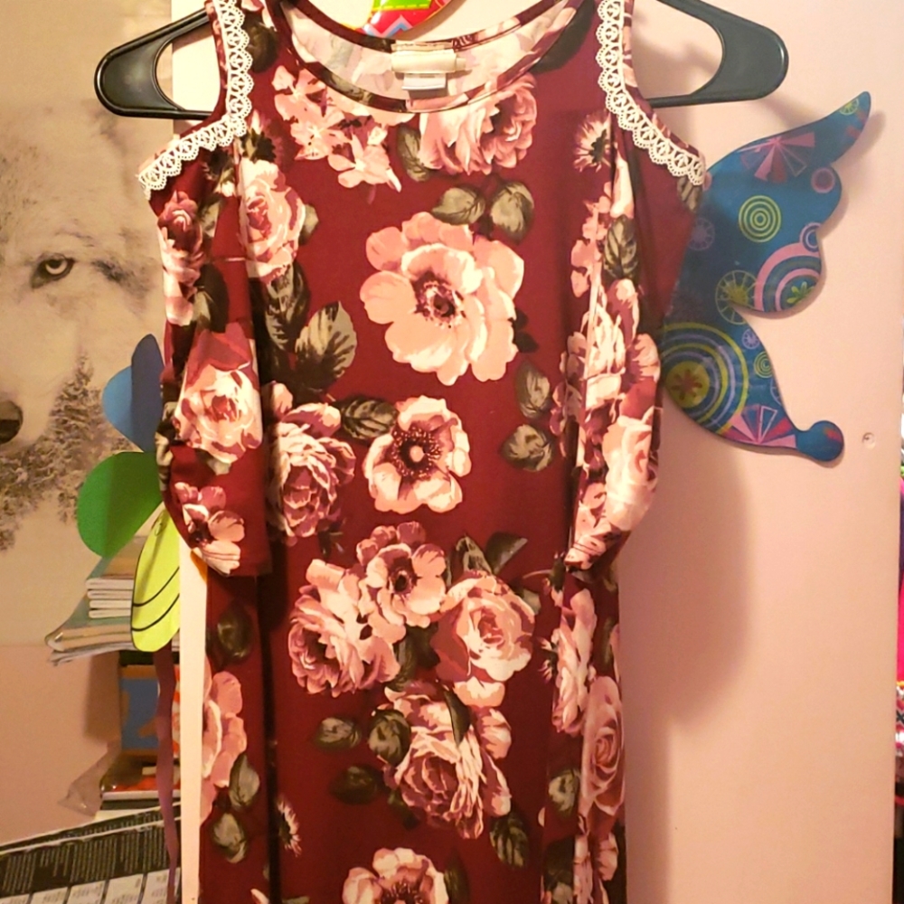 Jenna & Jessie cold shoulder dress